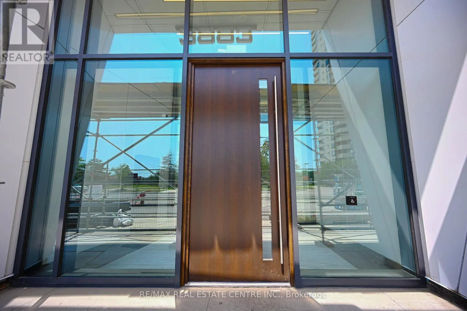 1407 - 3883 QUARTZ ROAD