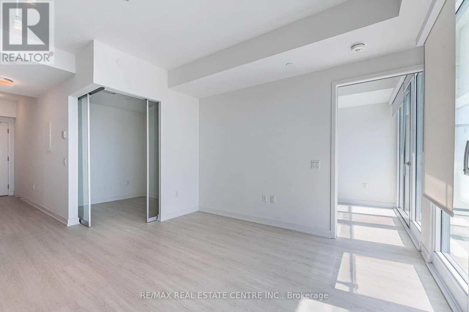 1407 - 3883 QUARTZ ROAD