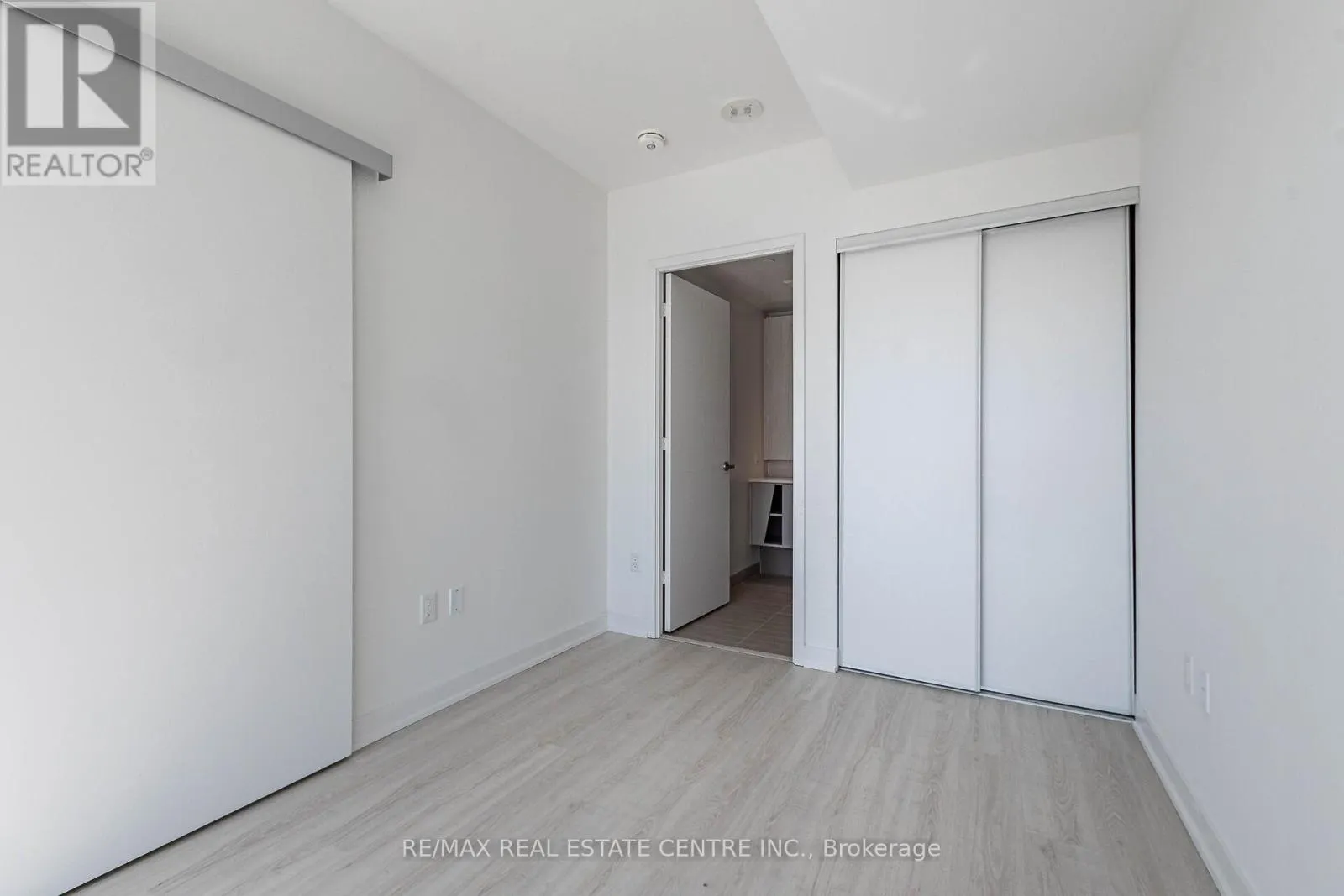 1407 - 3883 QUARTZ ROAD