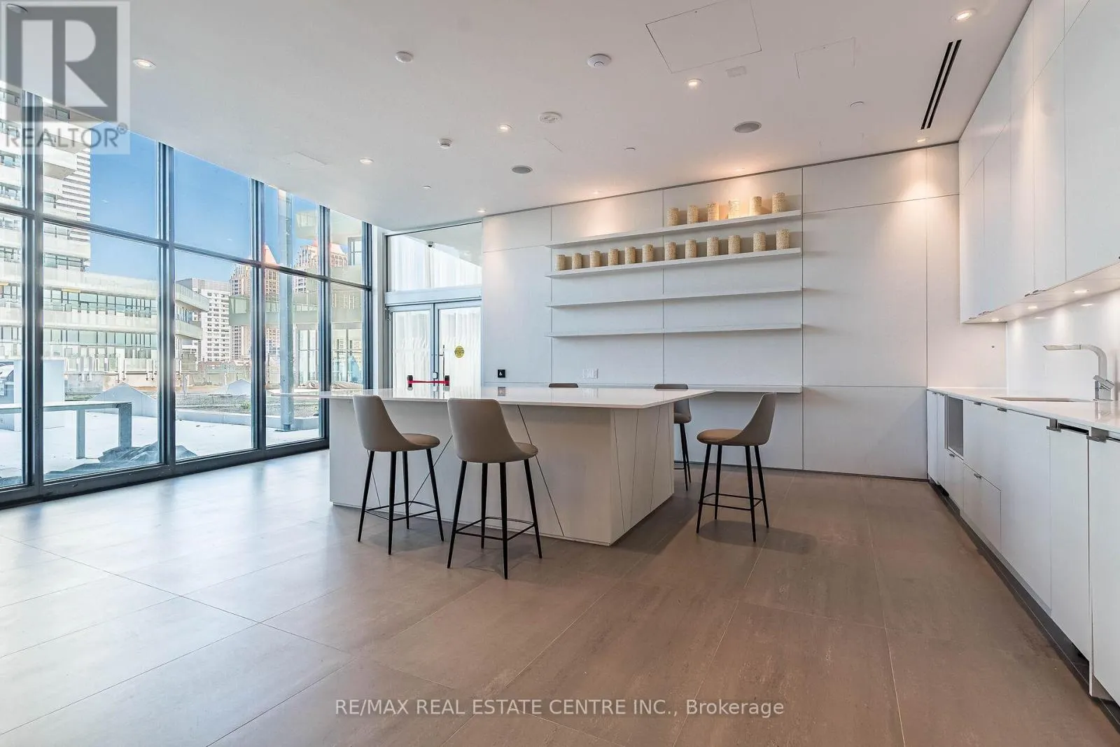 1407 - 3883 QUARTZ ROAD