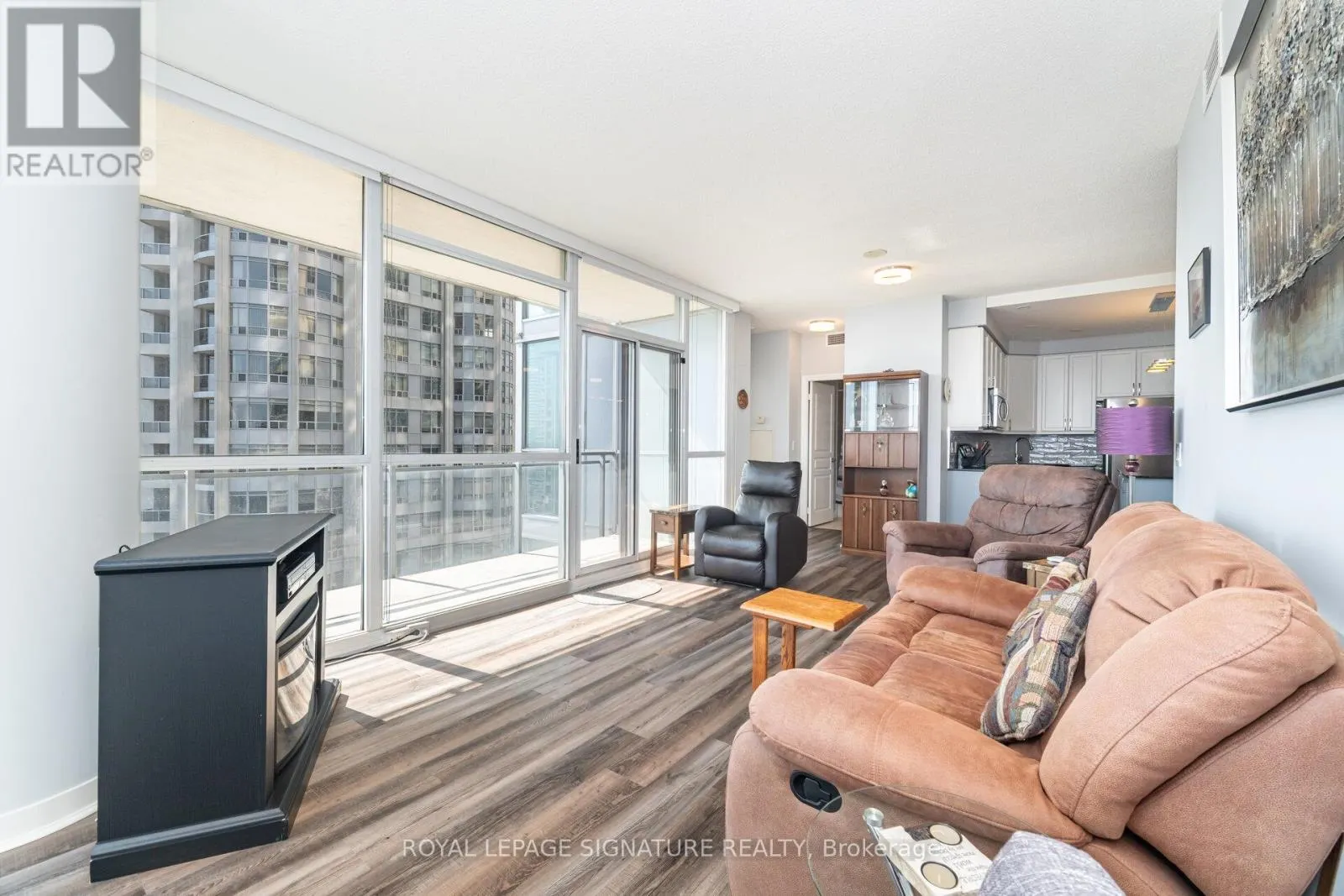 1810 - 225 WEBB DRIVE