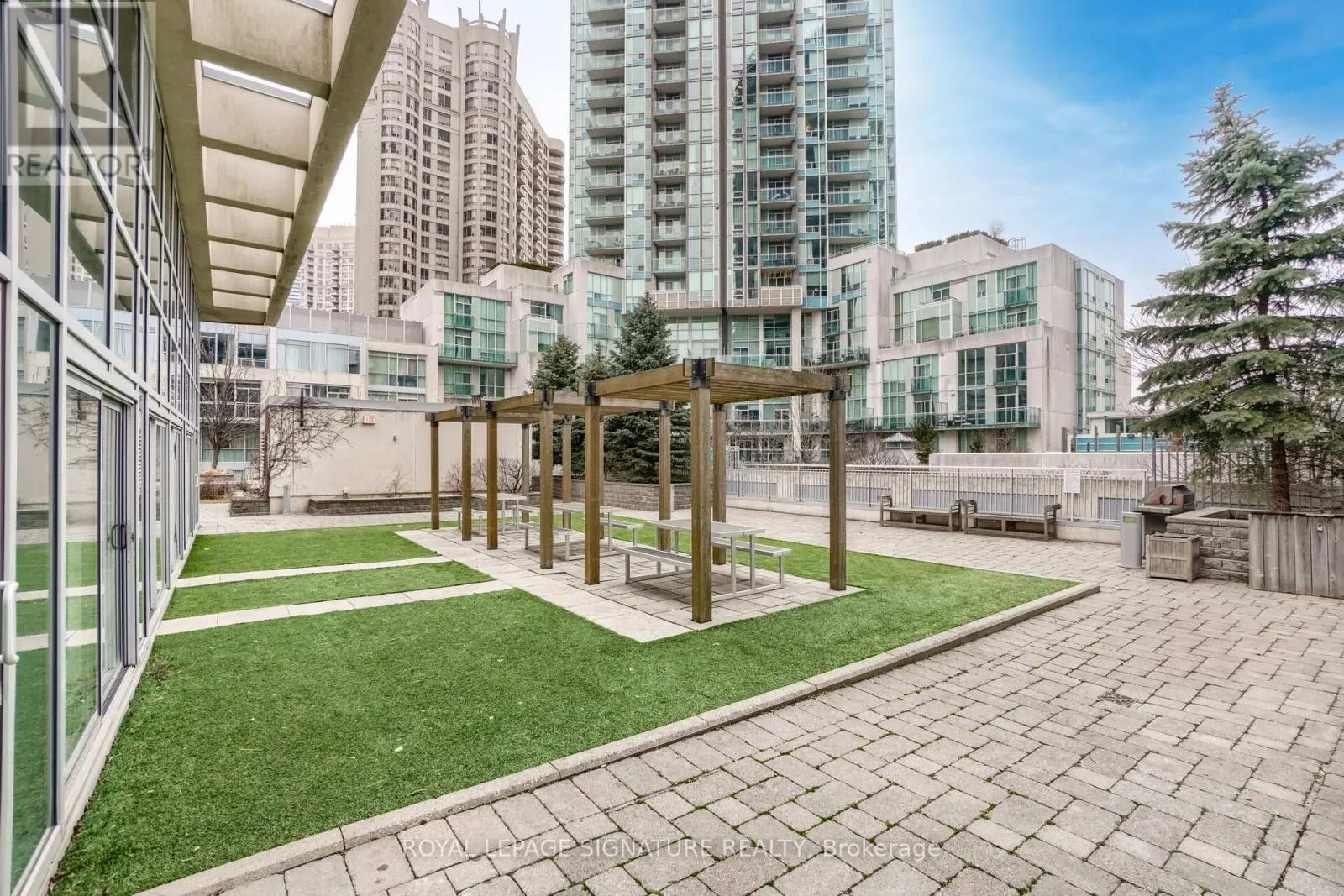 1810 - 225 WEBB DRIVE