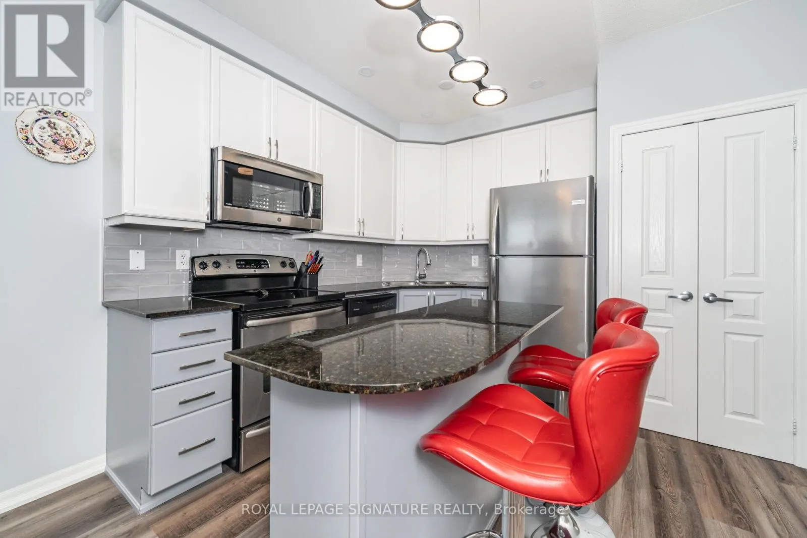 1810 - 225 WEBB DRIVE
