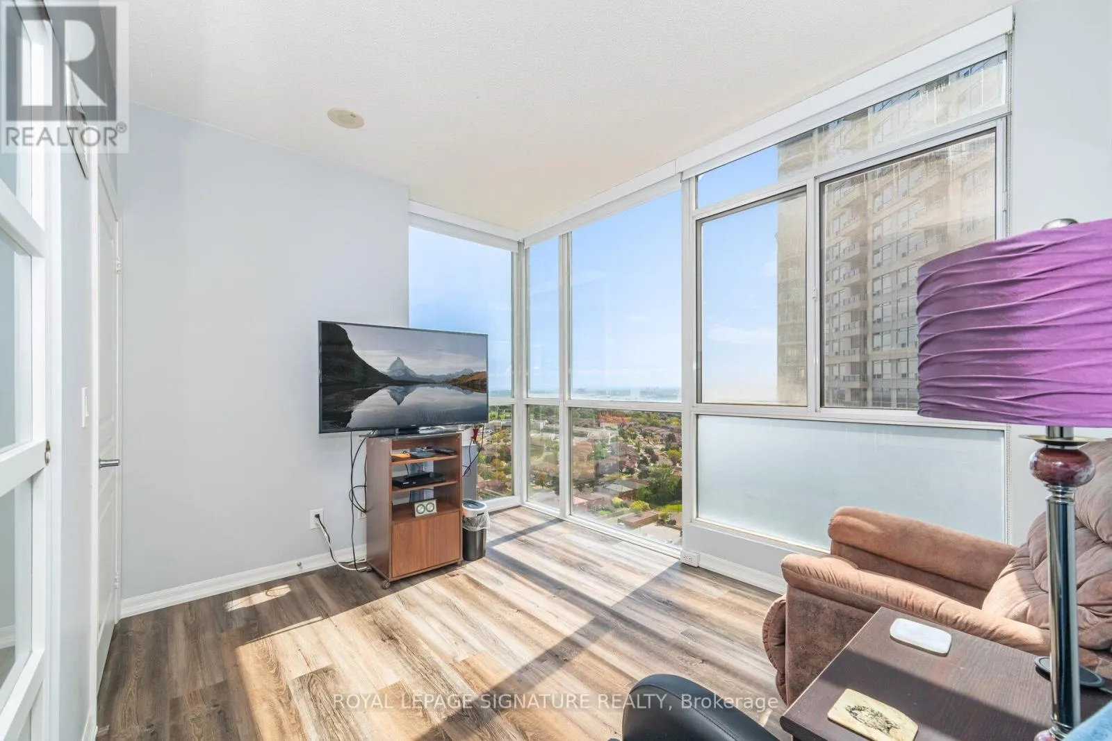 1810 - 225 WEBB DRIVE