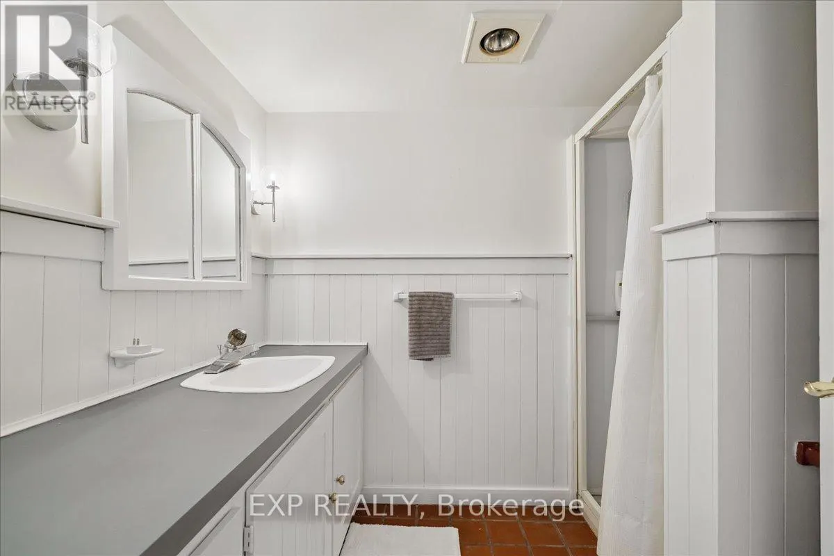 2058 EMERALD CRESCENT