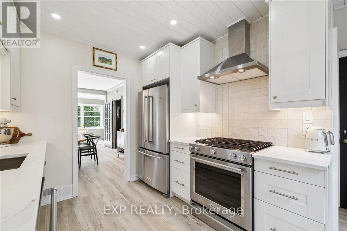 2058 EMERALD CRESCENT