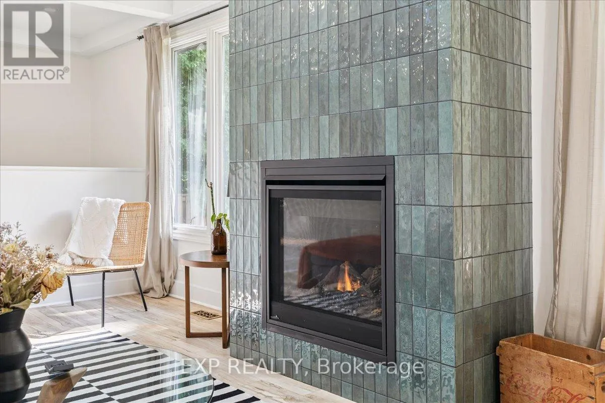 2058 EMERALD CRESCENT