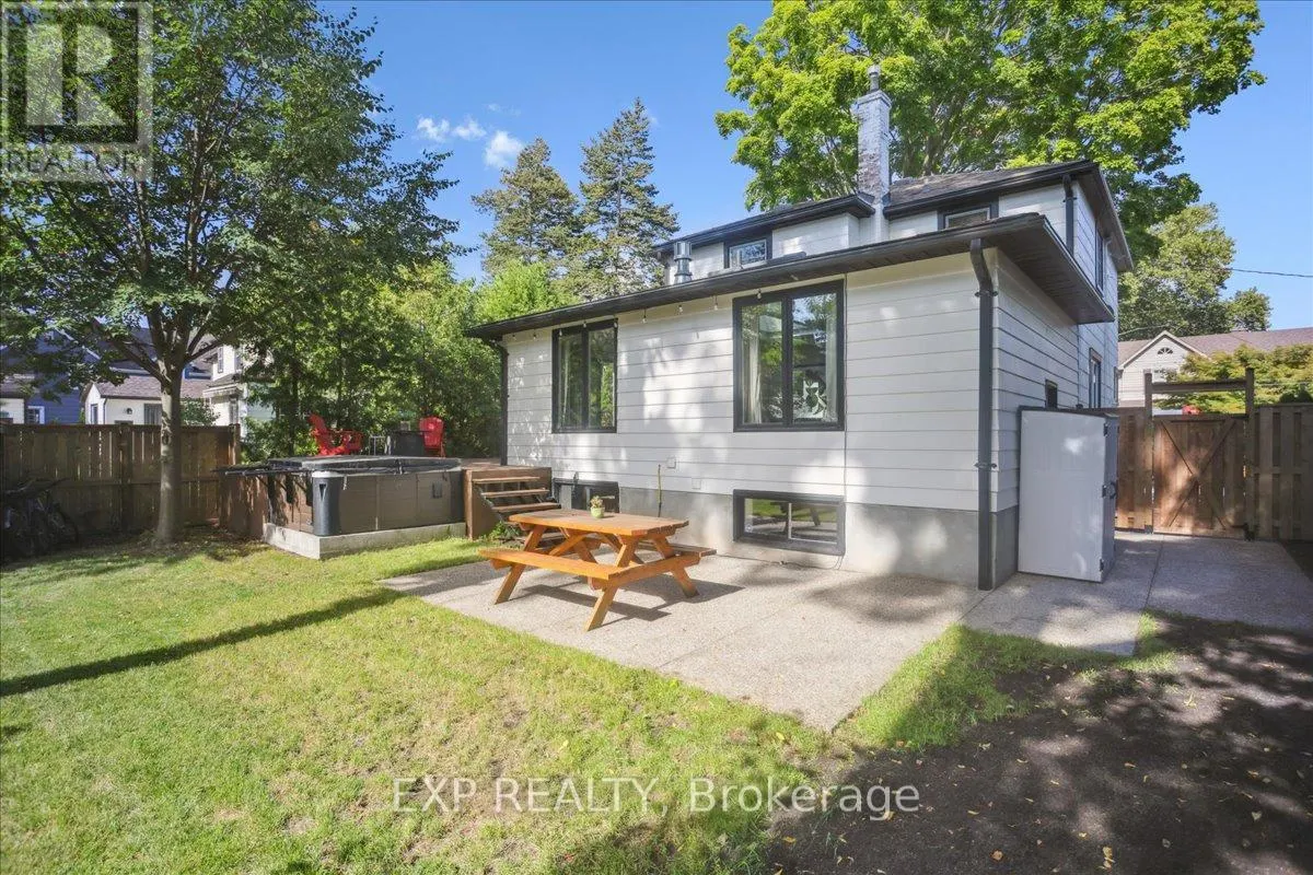 2058 EMERALD CRESCENT