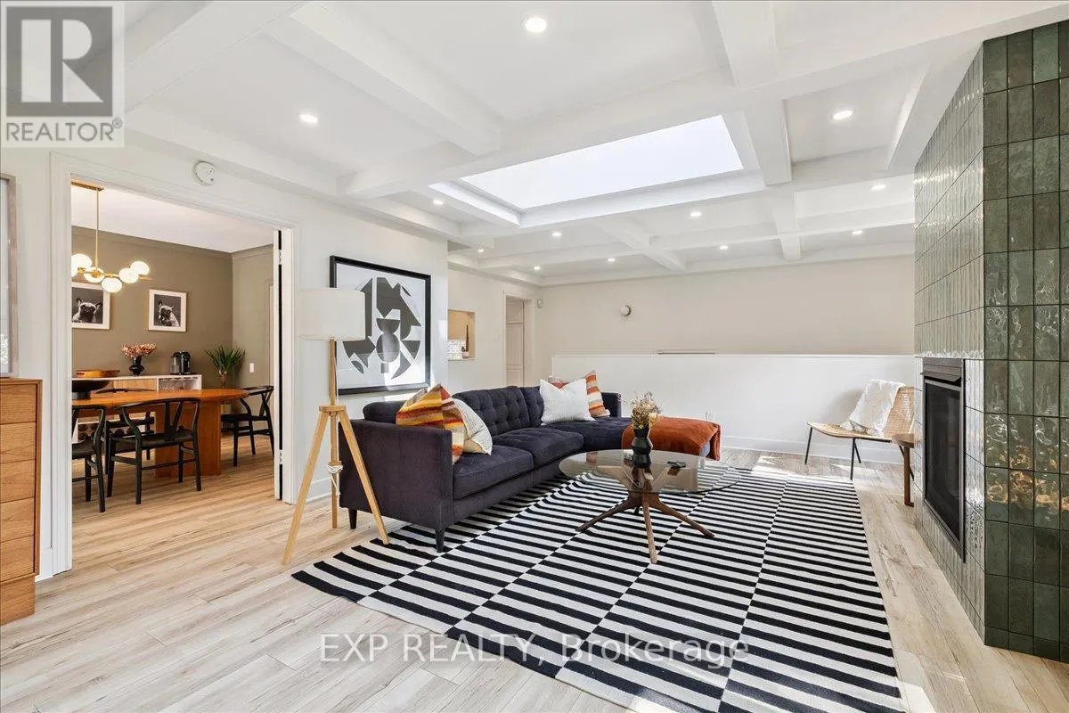 2058 EMERALD CRESCENT