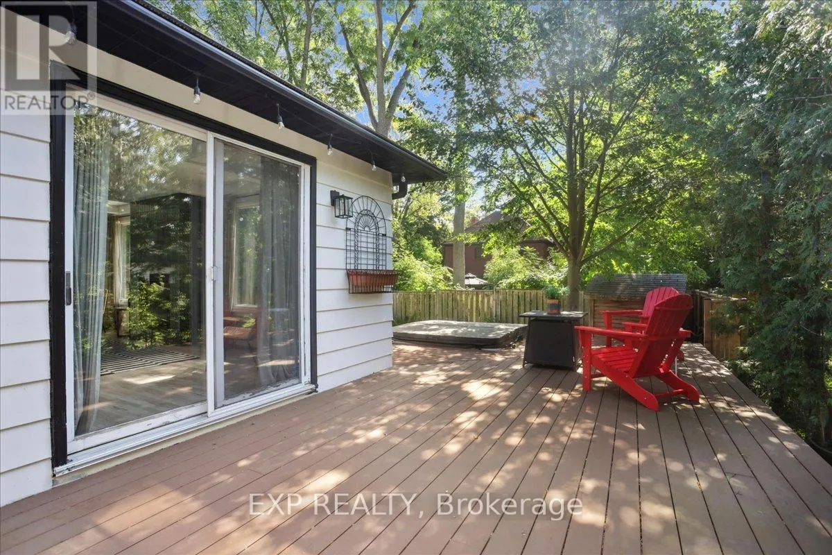 2058 EMERALD CRESCENT