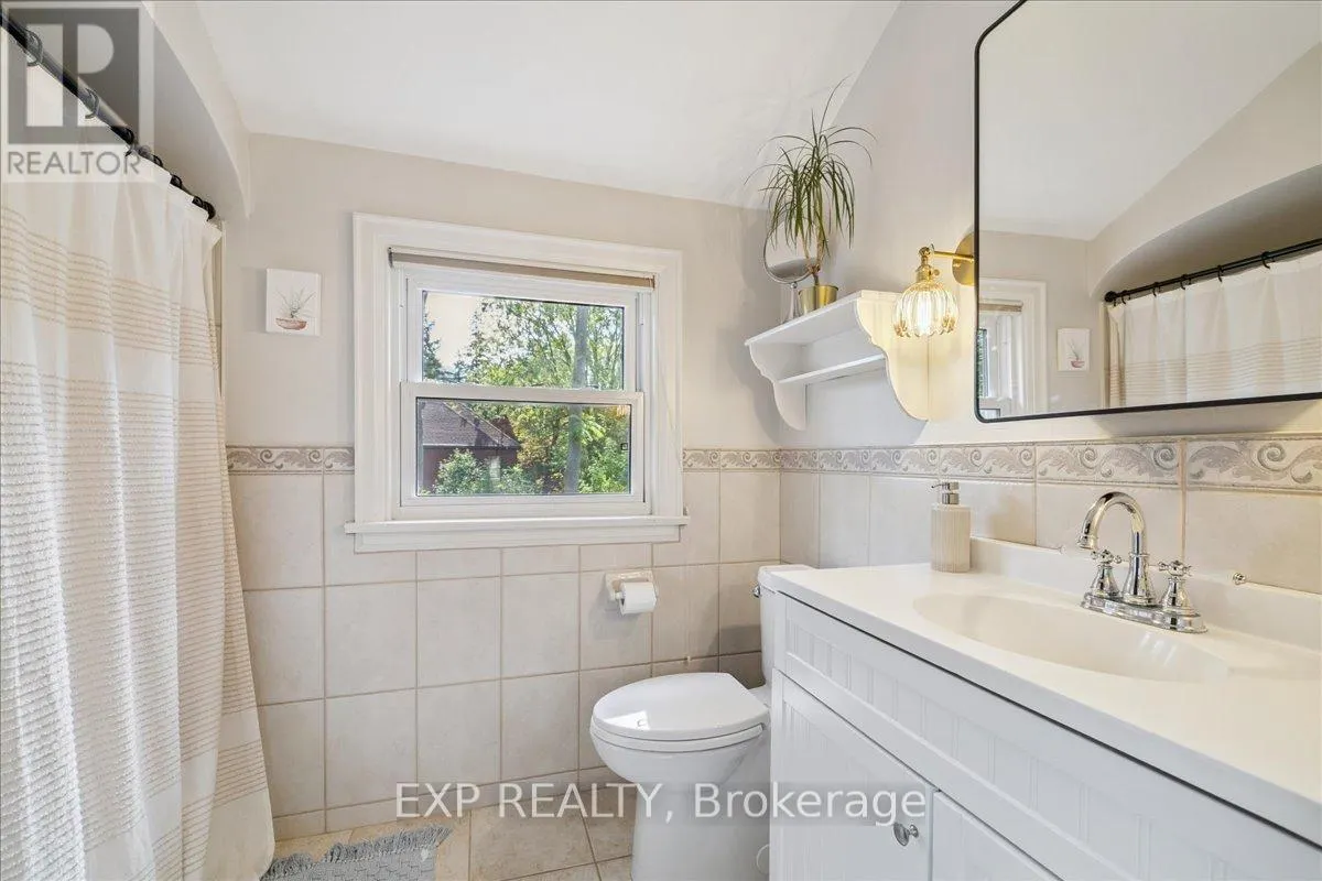 2058 EMERALD CRESCENT