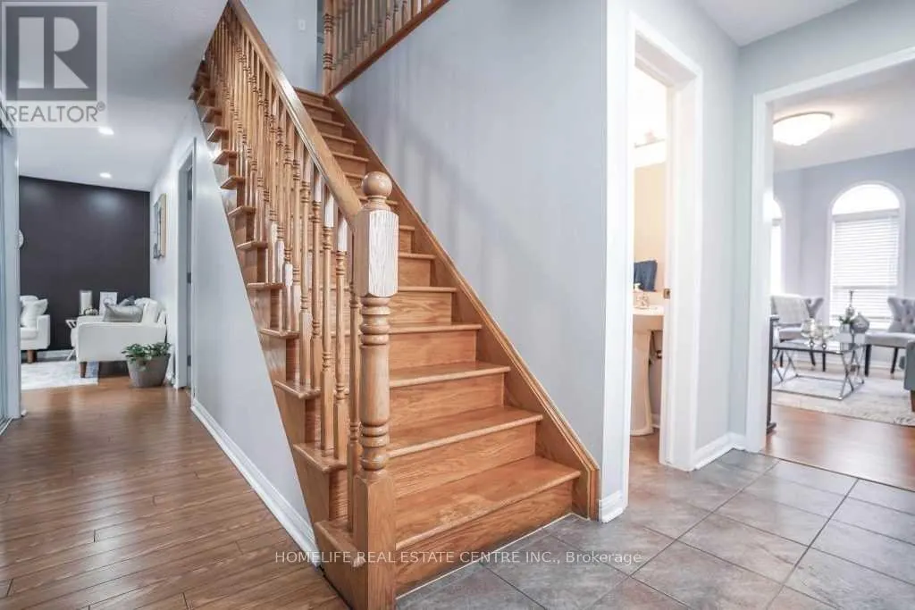 2 CHUDLEIGH AVENUE