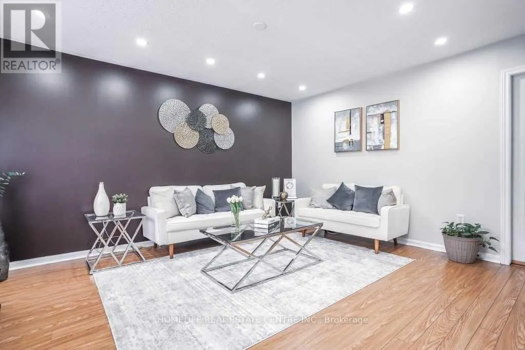 2 CHUDLEIGH AVENUE
