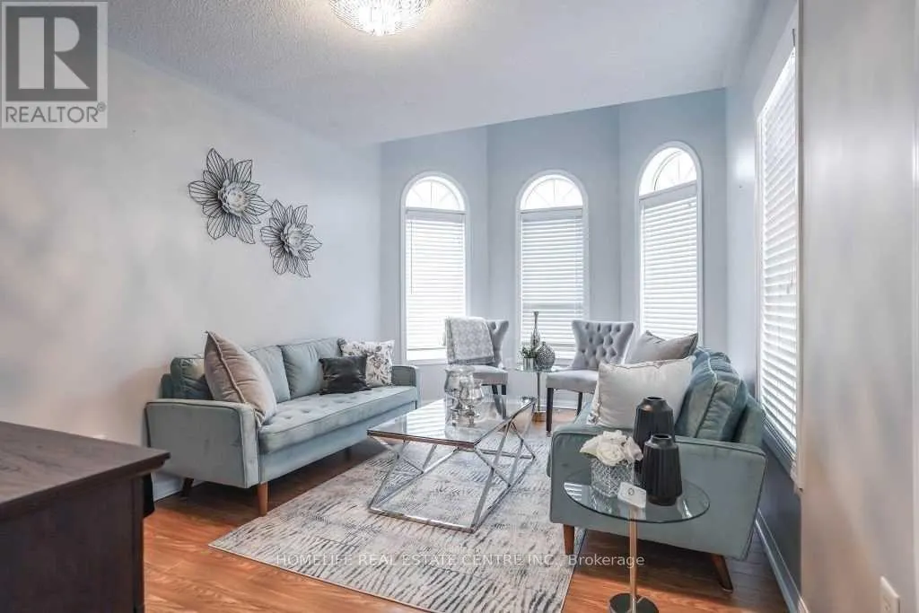 2 CHUDLEIGH AVENUE