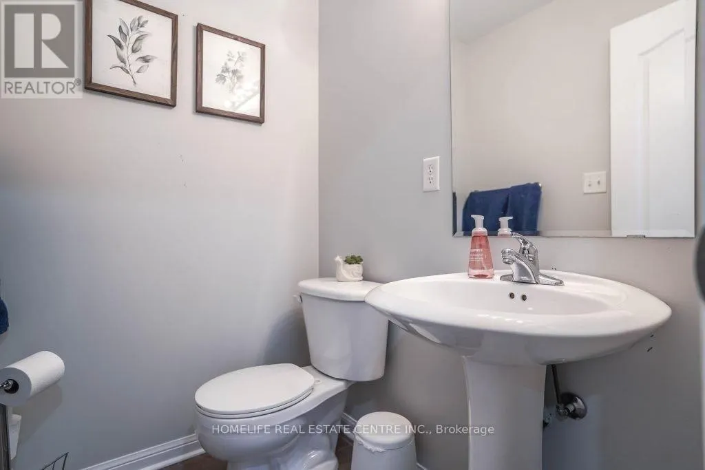 2 CHUDLEIGH AVENUE