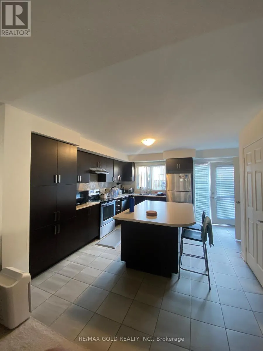 137 - 1 BECKENROSE COURT