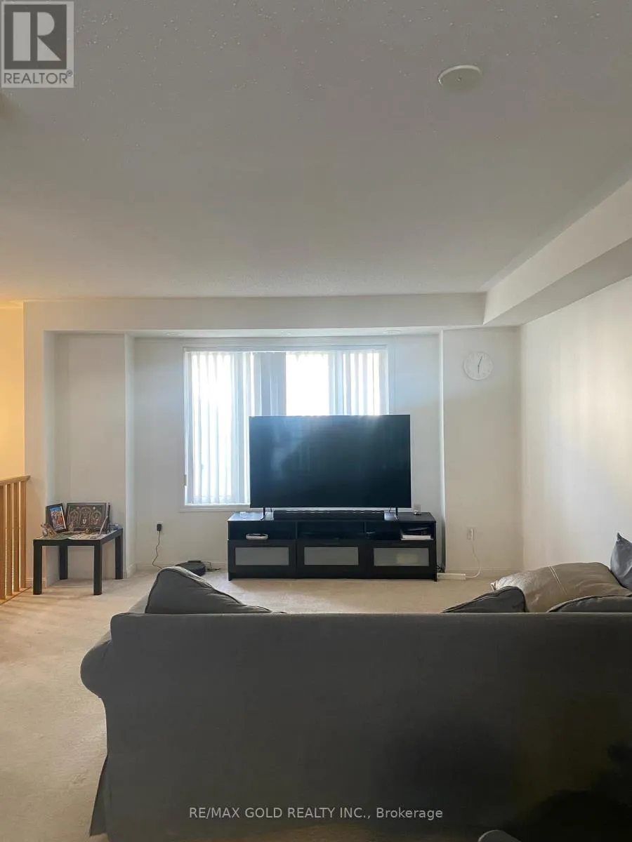 137 - 1 BECKENROSE COURT