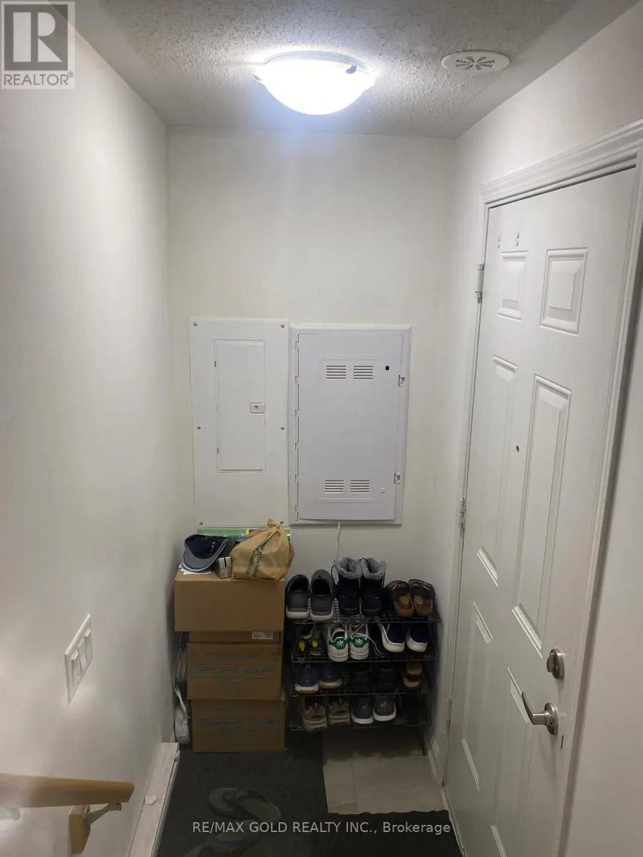 137 - 1 BECKENROSE COURT
