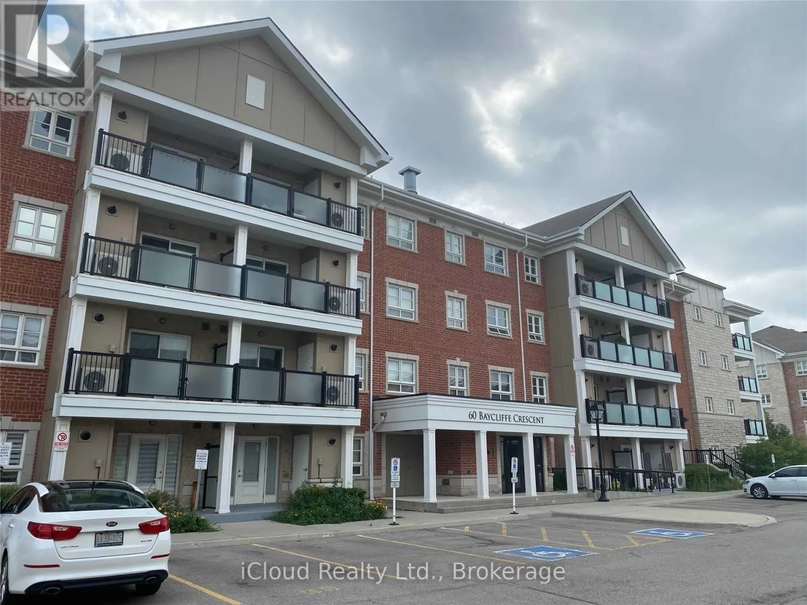112 - 60 BAYCLIFFE CRESCENT