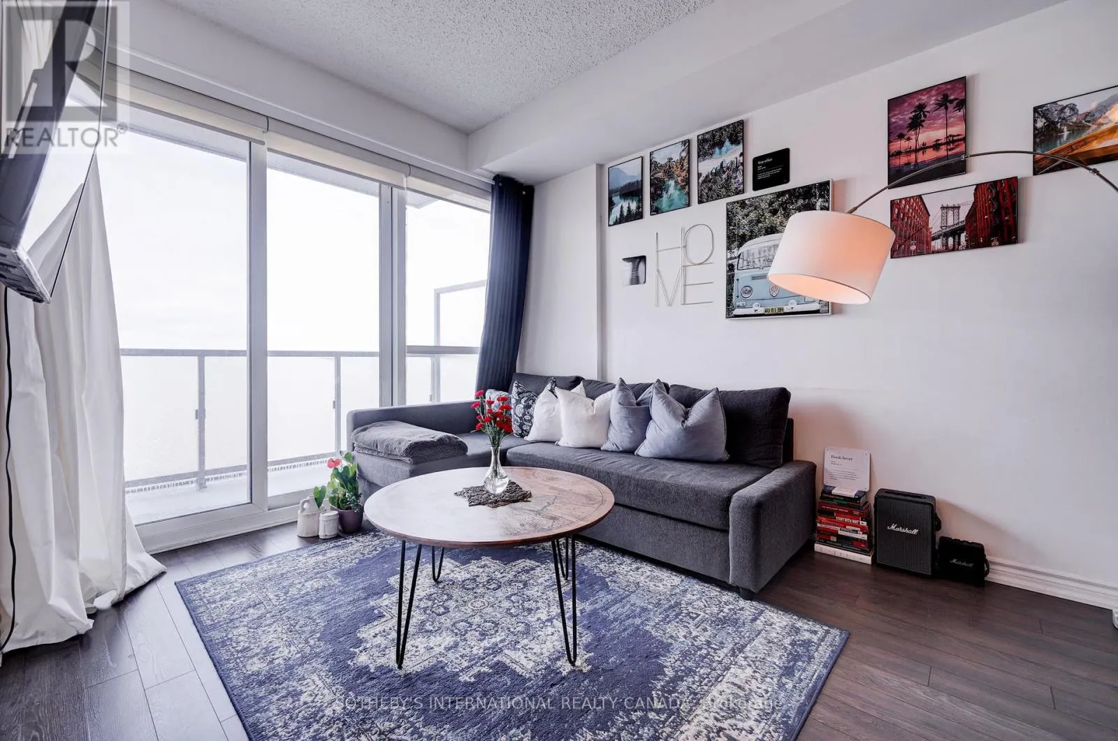 712 - 15 JAMES FINLAY WAY