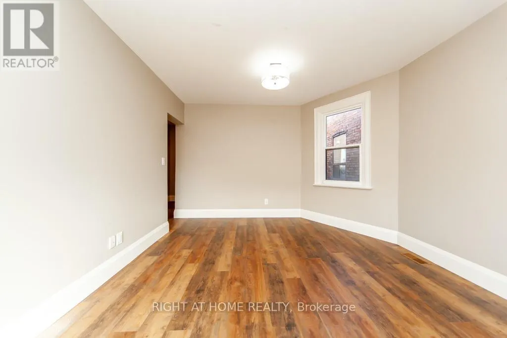 UPPER - 3328 DUNDAS STREET W