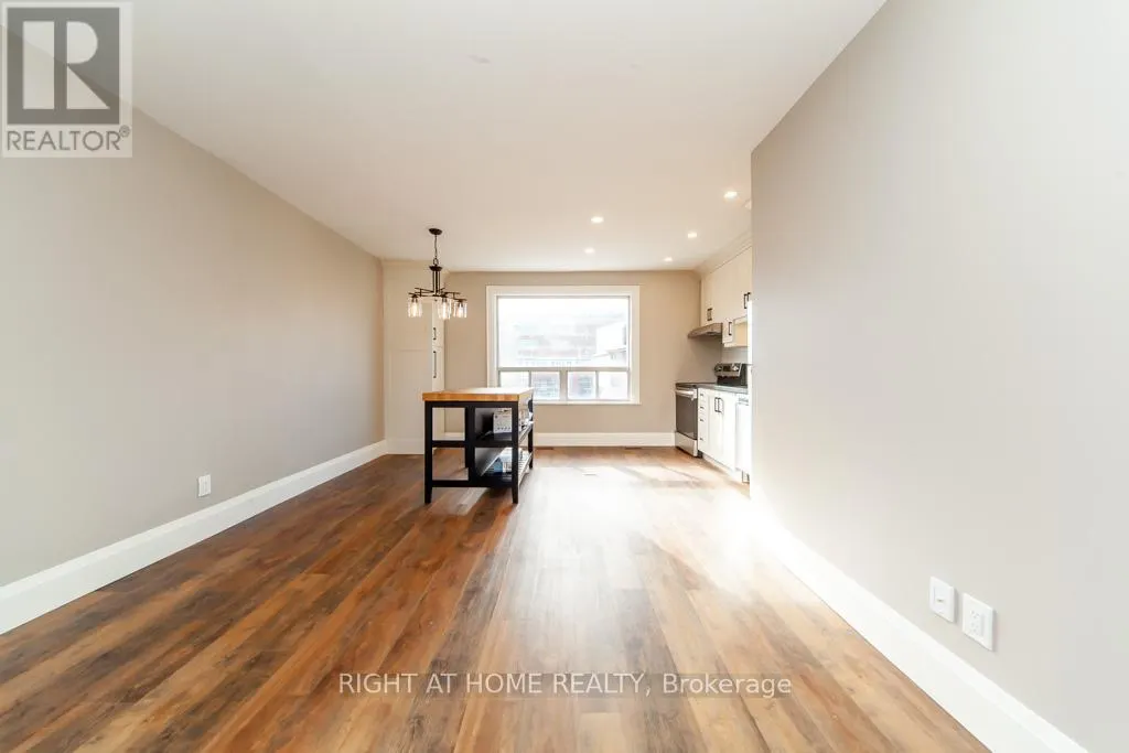 UPPER - 3328 DUNDAS STREET W