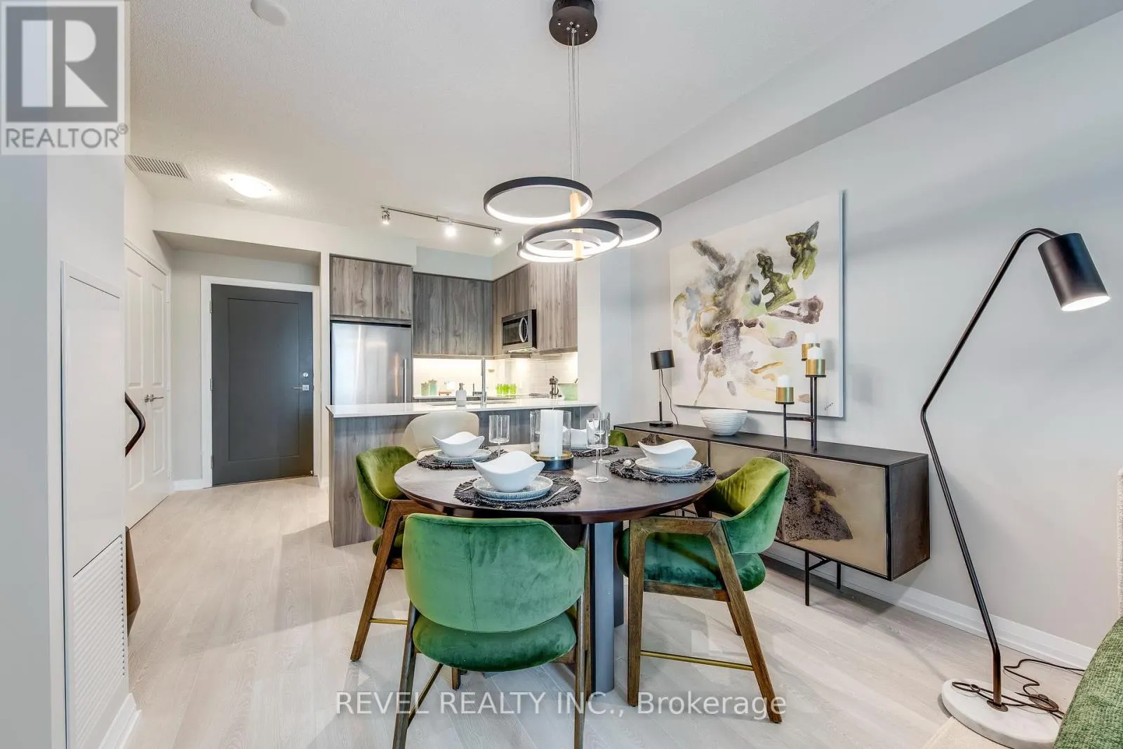 1802 - 15 WATERGARDEN DRIVE