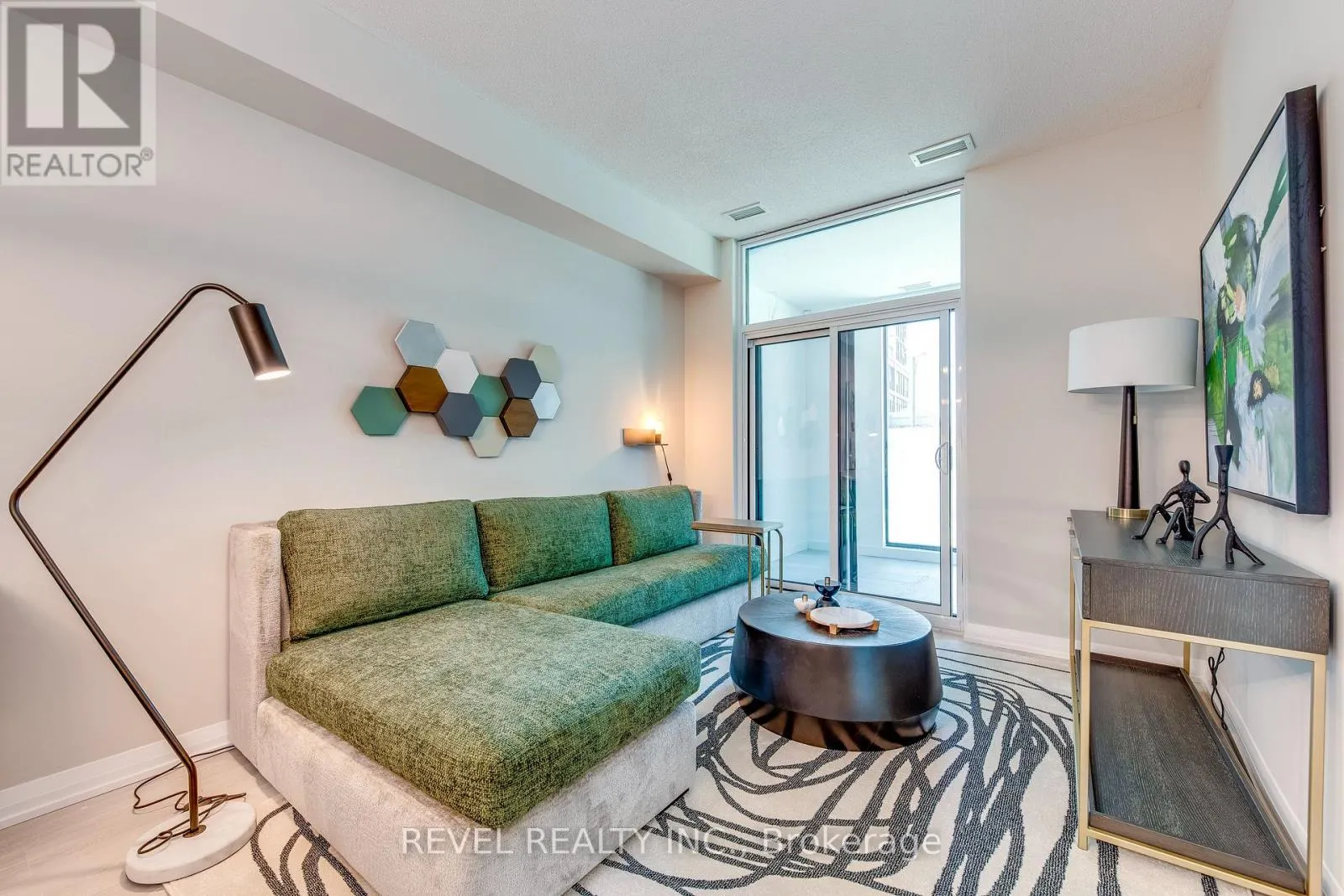 1802 - 15 WATERGARDEN DRIVE