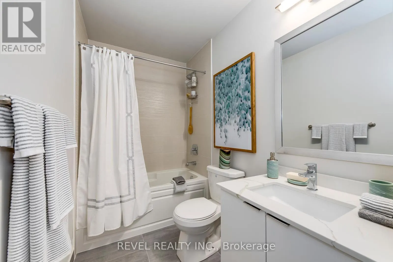 1802 - 15 WATERGARDEN DRIVE