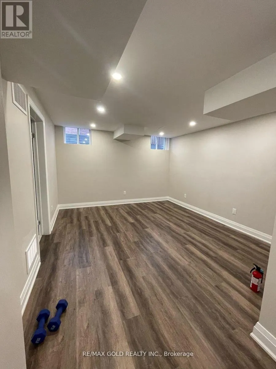 653 HAMILTON CRESCENT