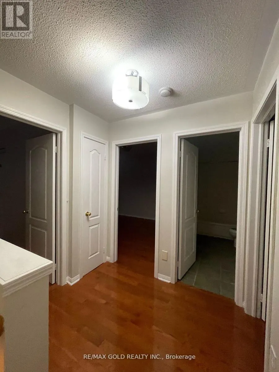 653 HAMILTON CRESCENT