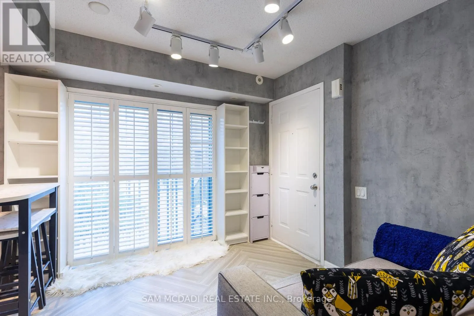 85 - 9 WINDERMERE AVENUE