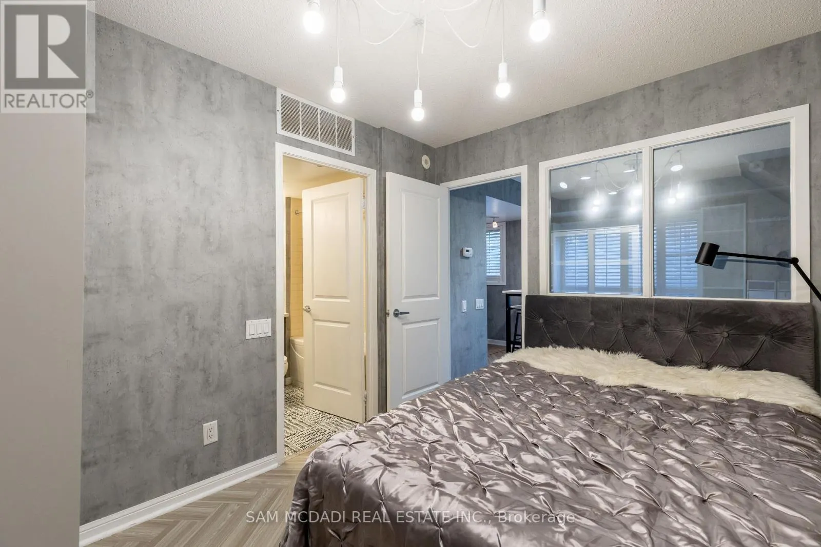 85 - 9 WINDERMERE AVENUE