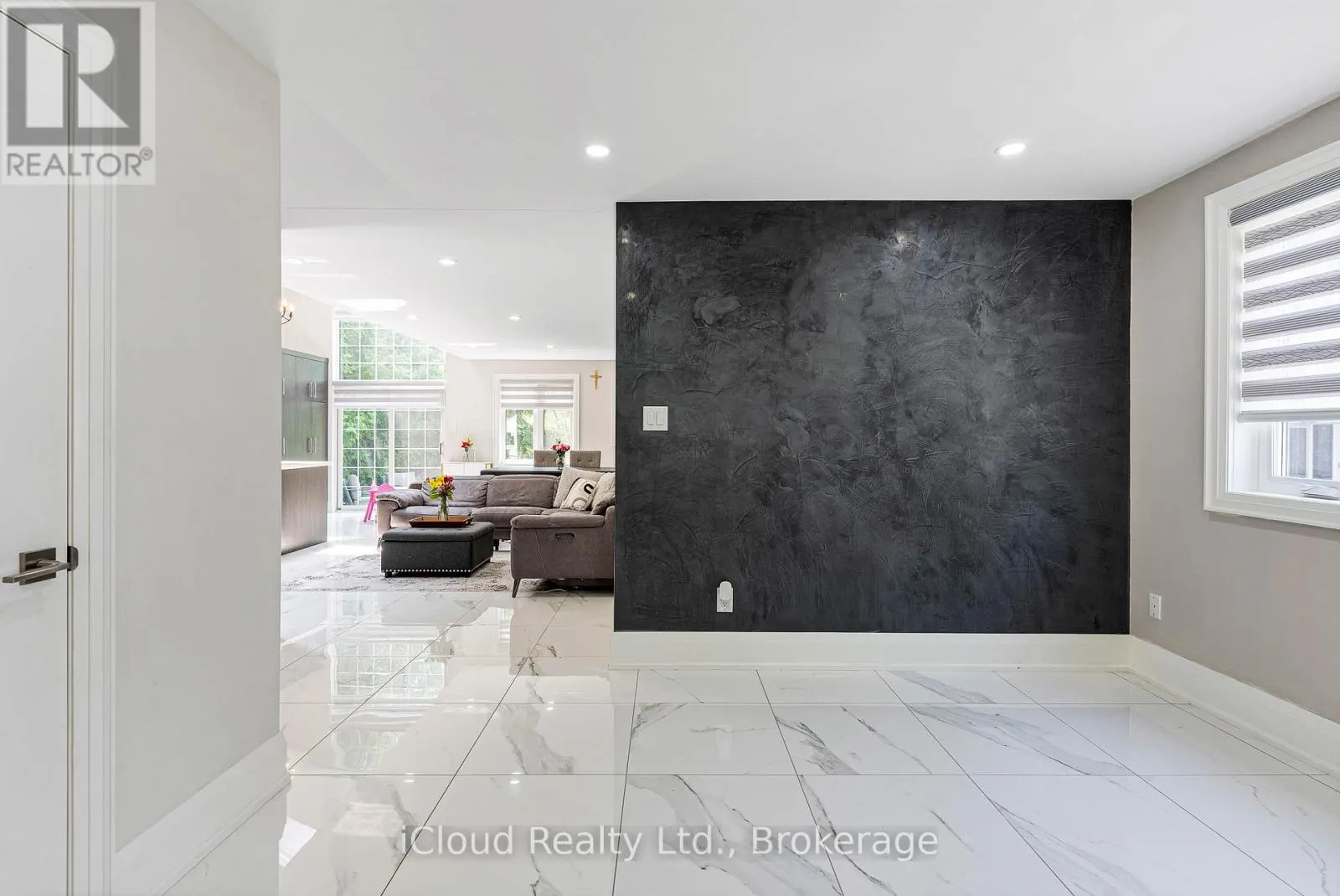 34 MERCER DRIVE