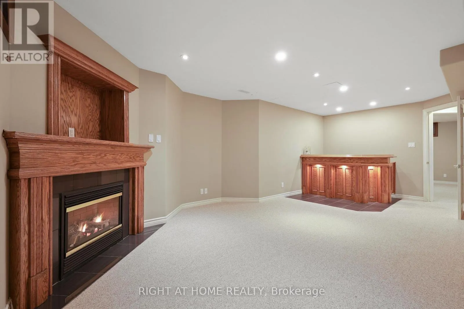 3227 LAKESHORE ROAD
