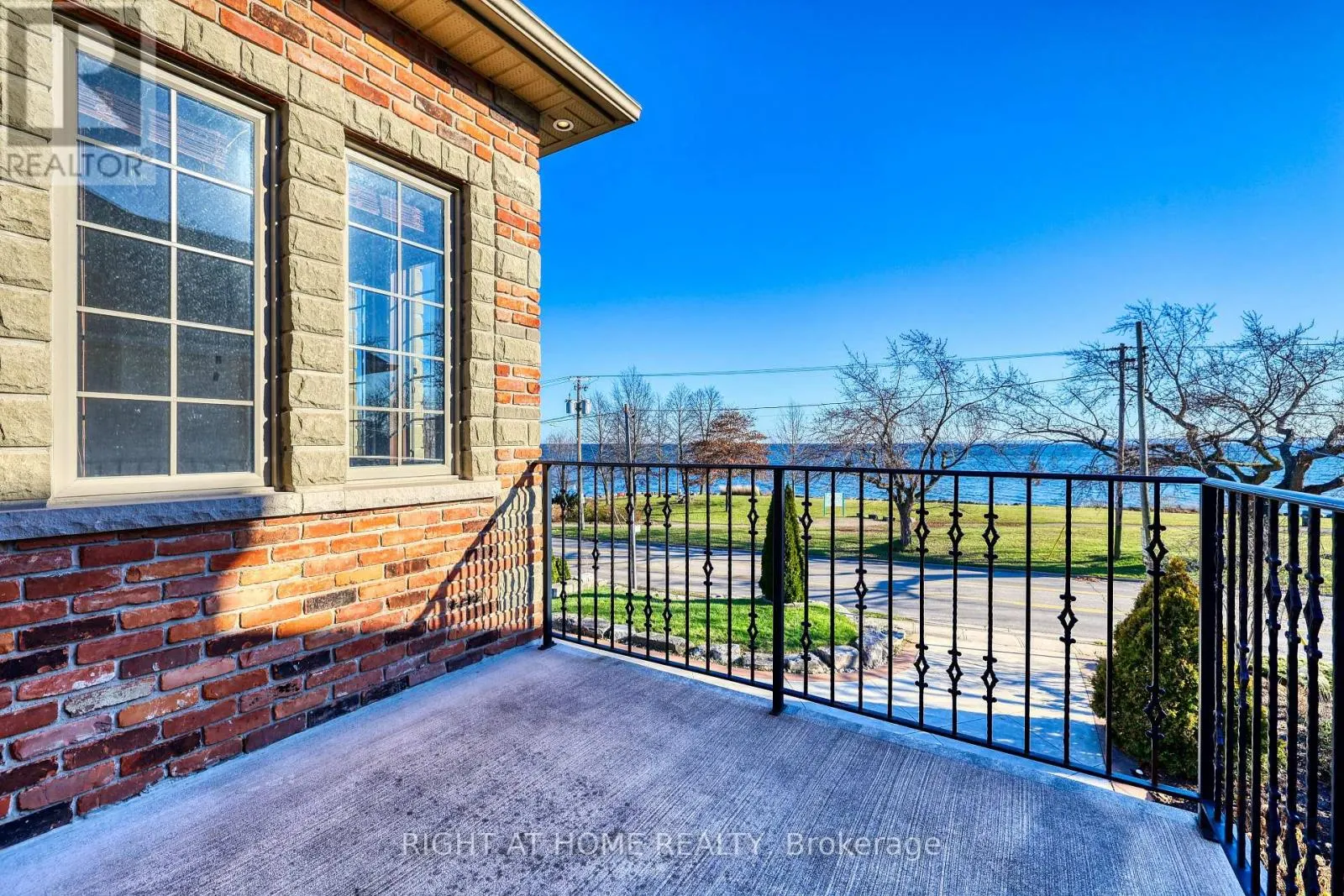 3227 LAKESHORE ROAD