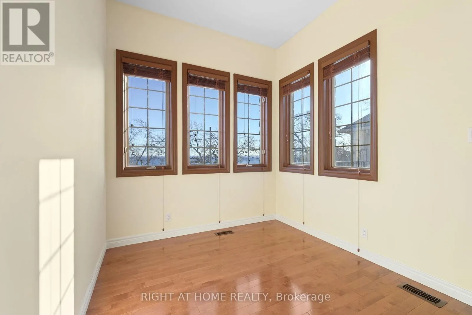 3227 LAKESHORE ROAD