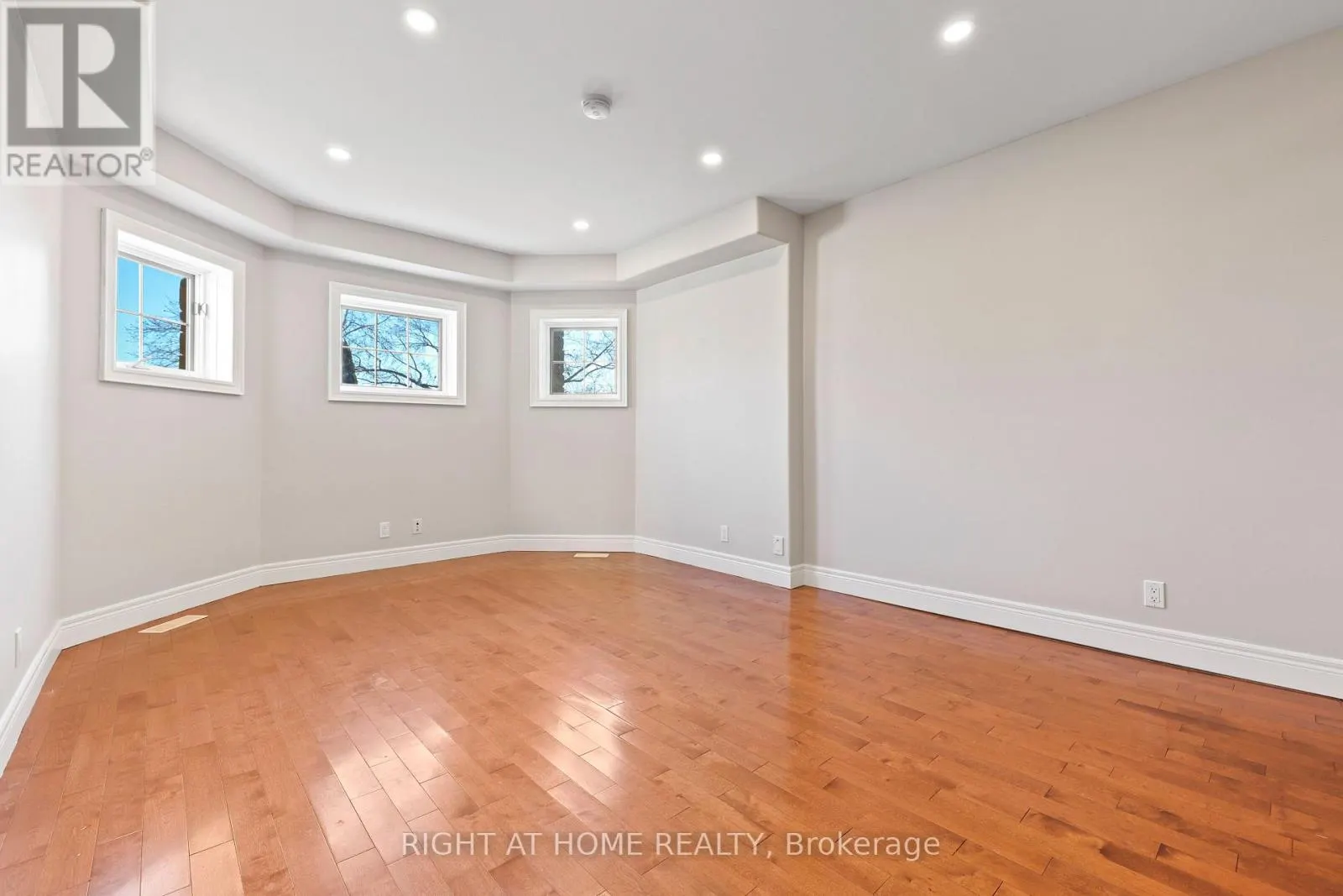 3227 LAKESHORE ROAD