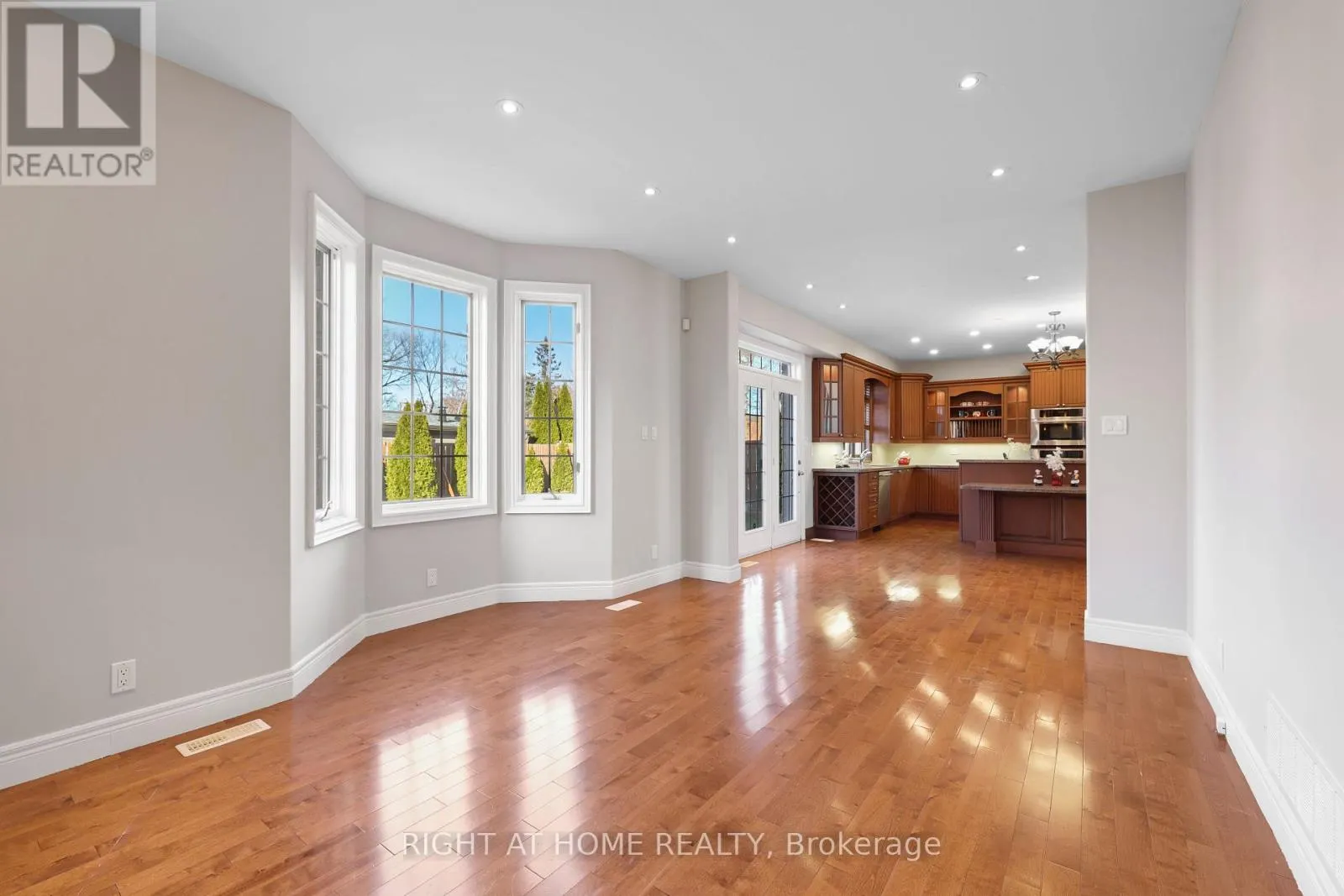 3227 LAKESHORE ROAD