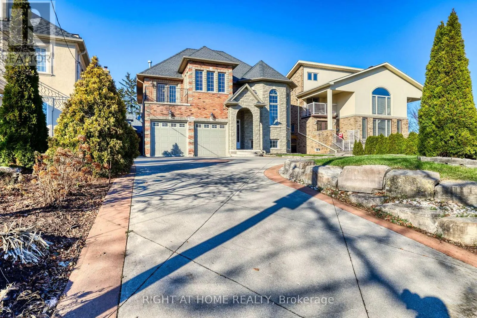 3227 LAKESHORE ROAD