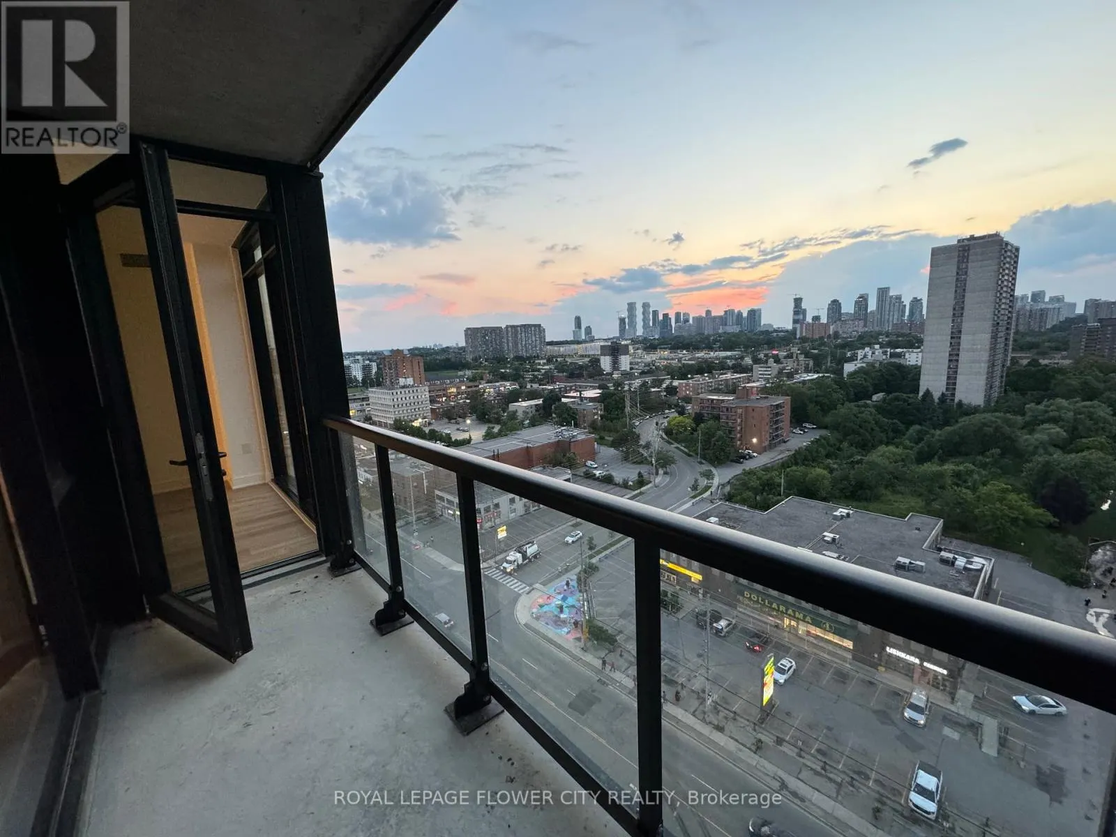 1503 - 86 DUNDAS STREET