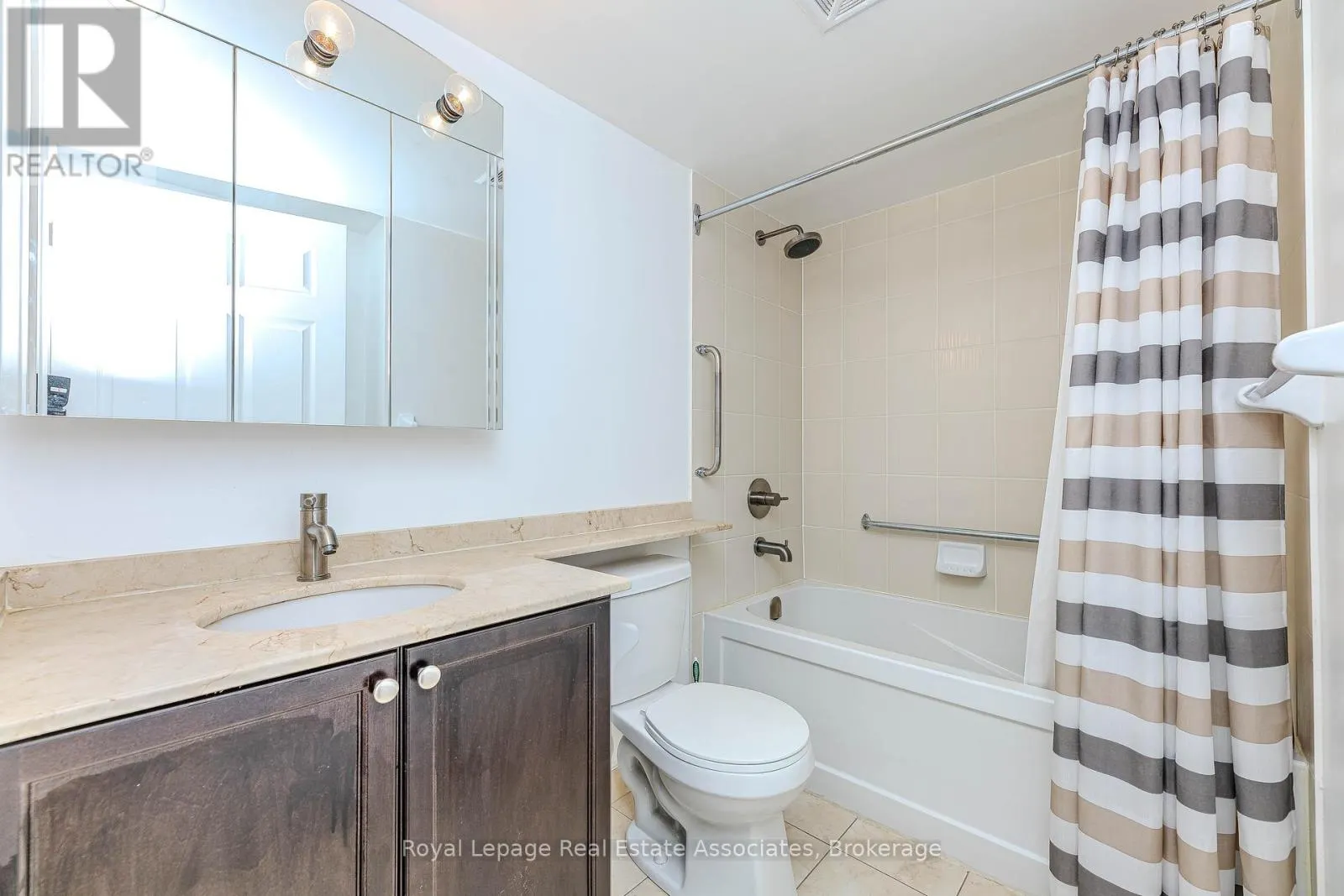 202 - 60 VIA ROSEDALE WAY
