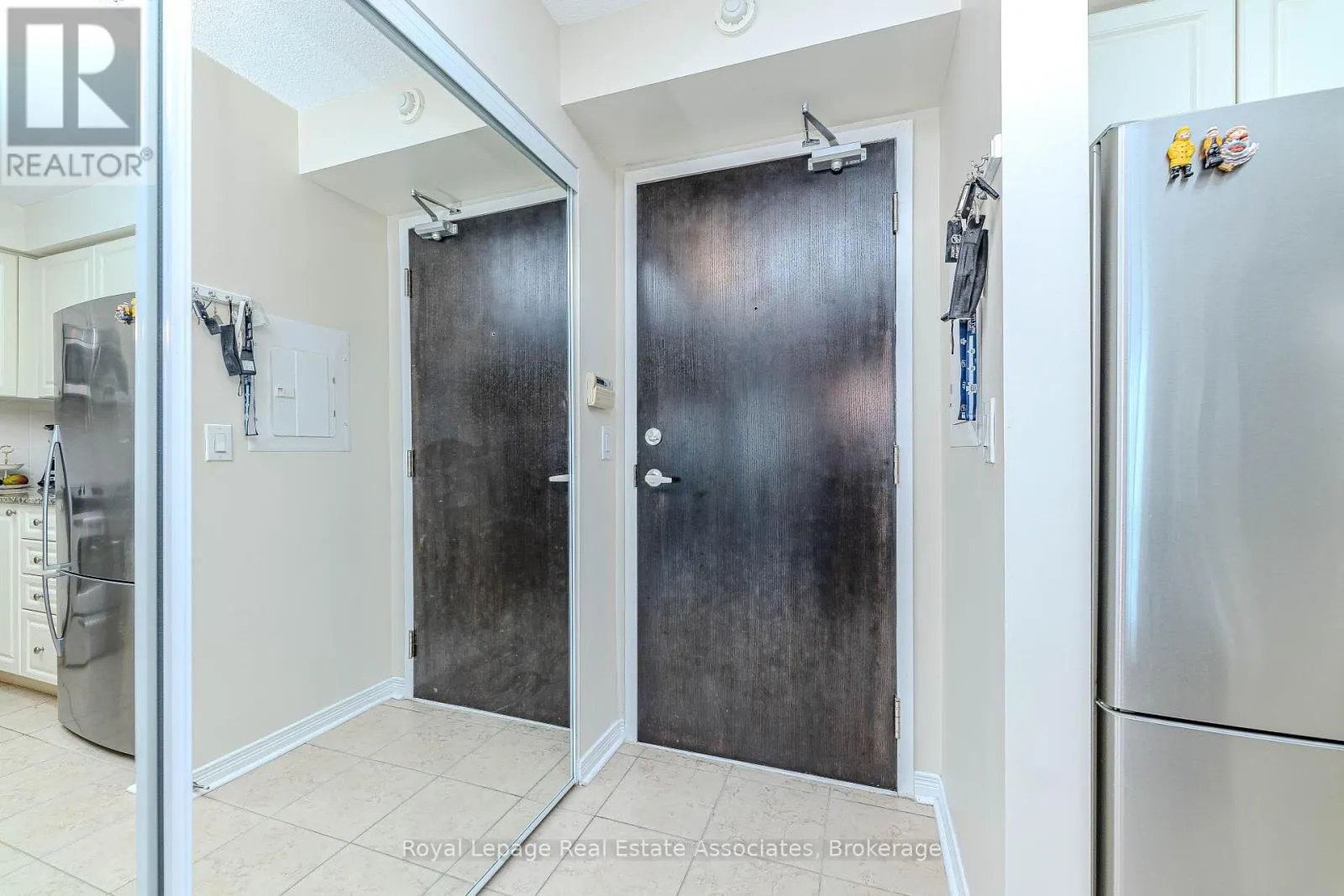 202 - 60 VIA ROSEDALE WAY