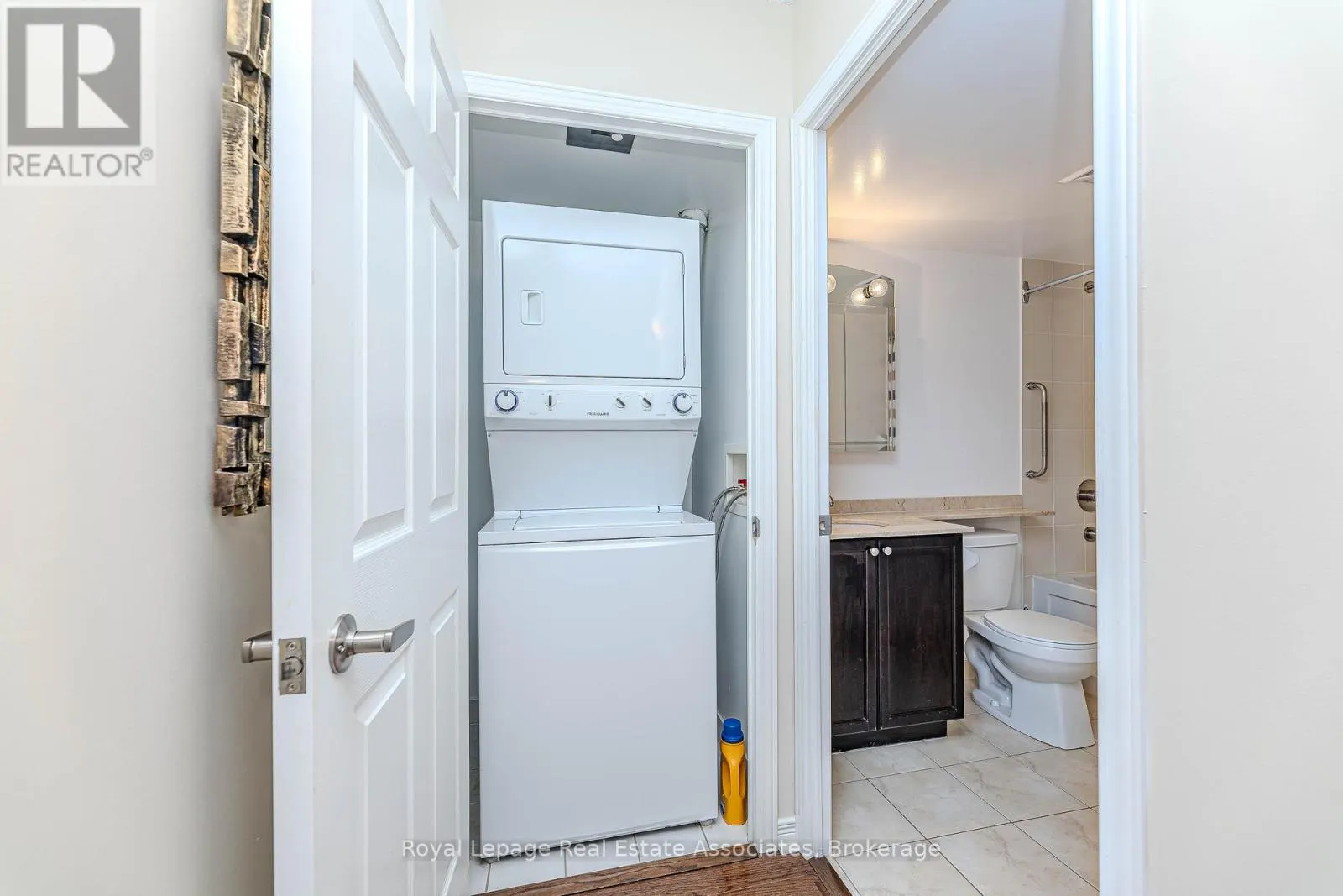 202 - 60 VIA ROSEDALE WAY