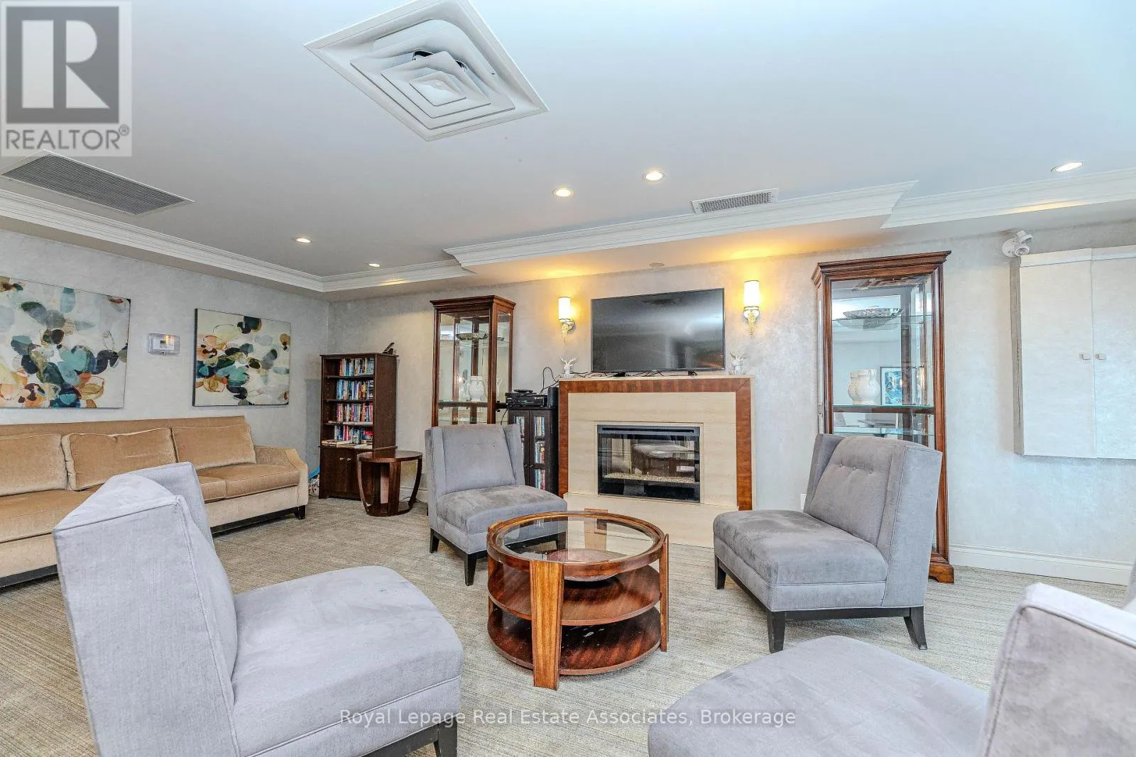 202 - 60 VIA ROSEDALE WAY