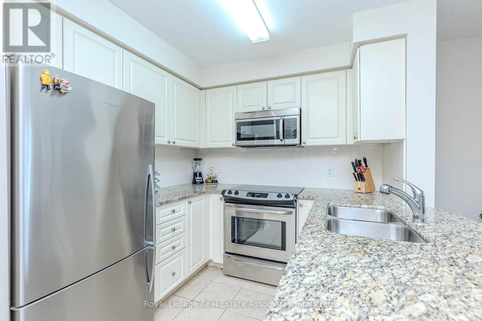 202 - 60 VIA ROSEDALE WAY