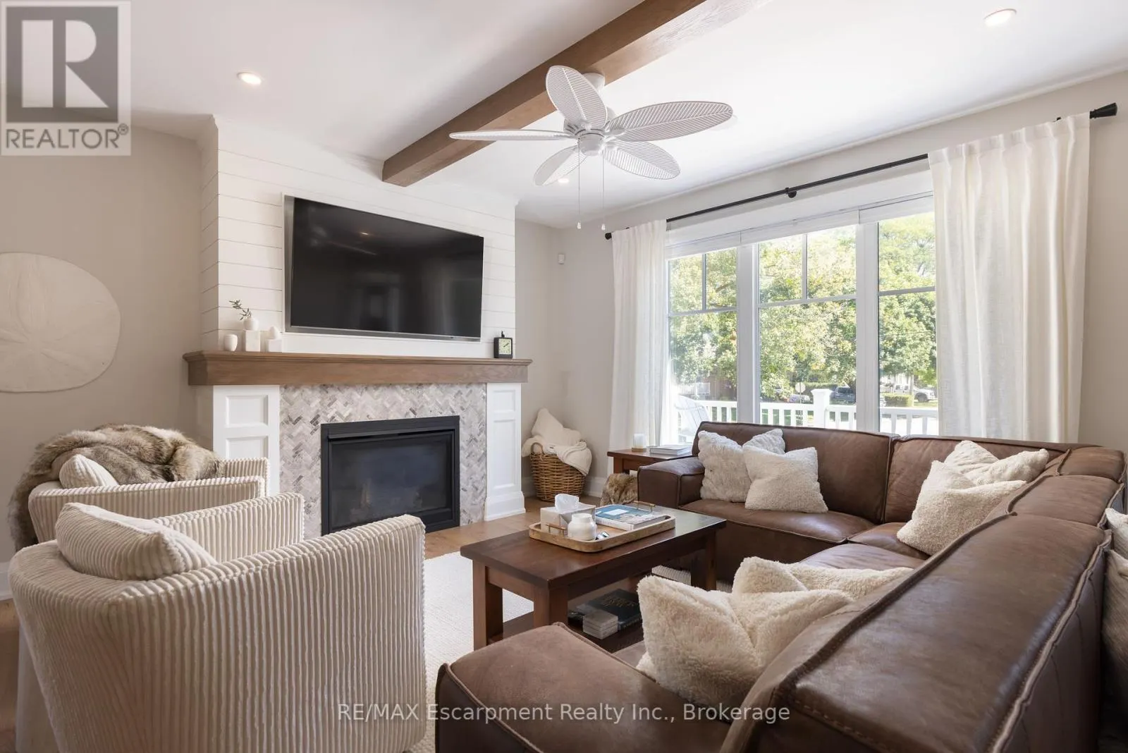 2195 COURTLAND DRIVE