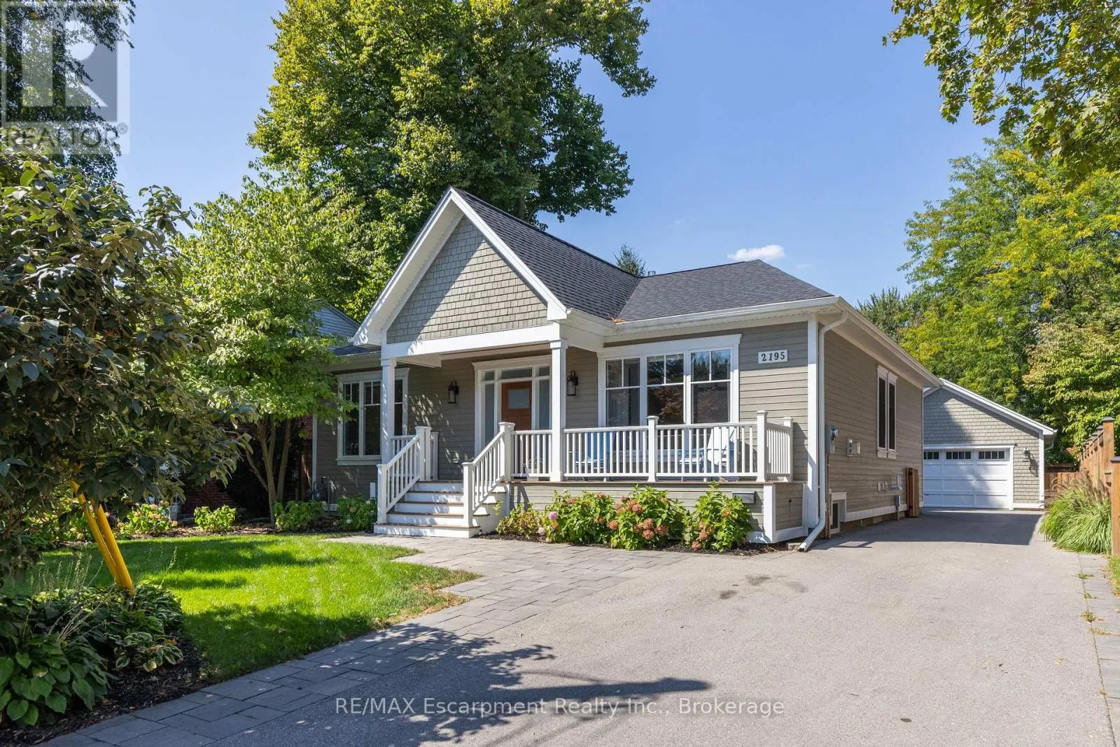 2195 COURTLAND DRIVE