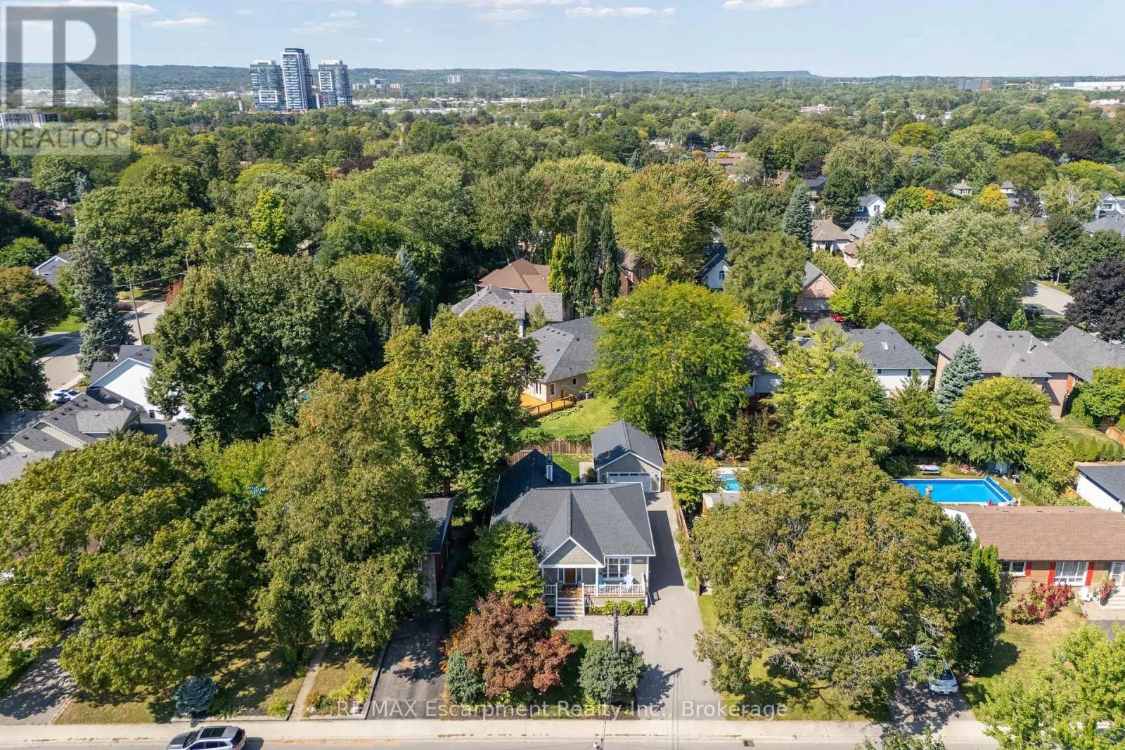 2195 COURTLAND DRIVE
