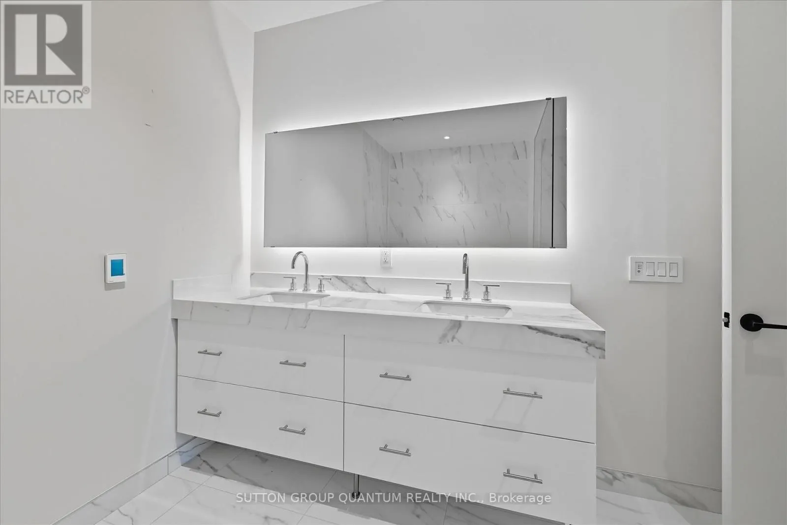 409 - 123 MAURICE DRIVE